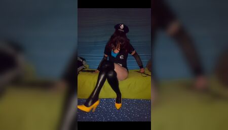 ZZ joins the police  pushes to do some cockbusting