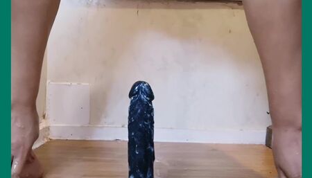 Sarah Fonteyna squirts a mega BBdildo