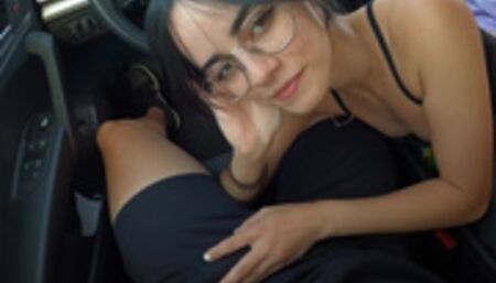 Cute bitch gets a mouthfull of cock (oral creampie)