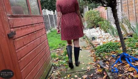 POV: Worship at the Sole of Lady Sara Borgia's Hunter Wellies