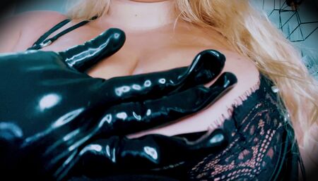 Loser for BIG TITS! Topless countdown.