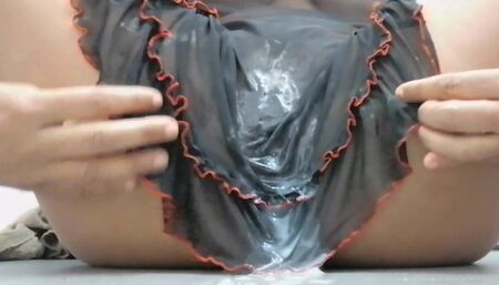 Giant old cum leak Sarah Fonteyna