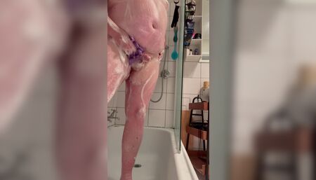 Ginger daddy shower time