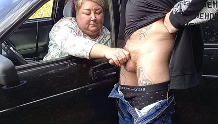 Mature milf sitting in the car publicly jerks off my dick to a cumshot