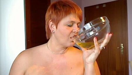 Annadevot - Pissing in bowl