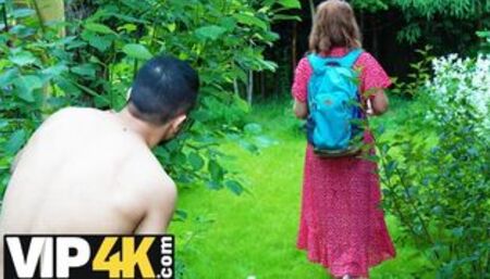 Mature woman gives sexual joy to man who penetrates her pussy