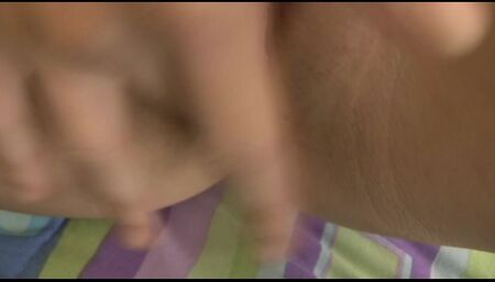 18 year old Mexican teen fingering her pussy and lips her fingers