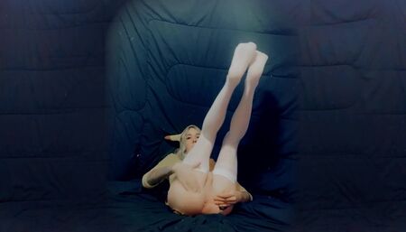 Pika girl wants to play in bed