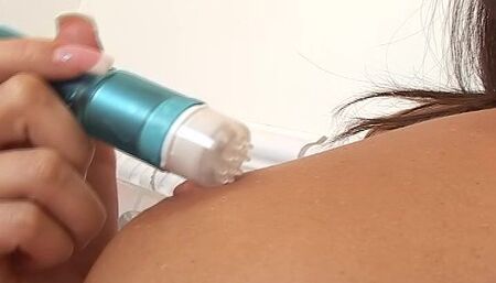 Gorgeous Brunette Playing With Her Pussy Vibrator Toy