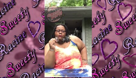 SSBBW smokes outside