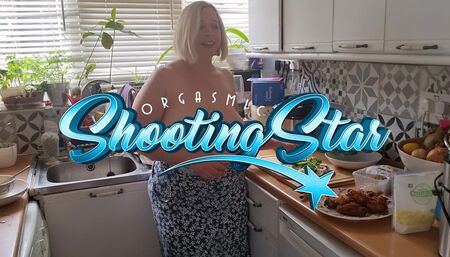 Tits n Pizza w Shooting Star & Leia Organa.