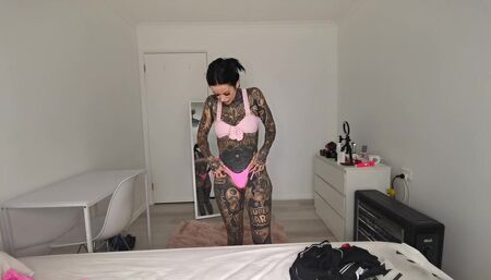 Hot bikini & cosplay try on with twerking