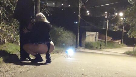 Blowjob in the street with police