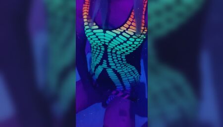 Party girl wants to play