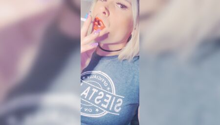 Sexy girl next door Kylie Smoking VS 120's