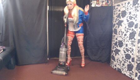 Harley Quinn slut vacuuming
