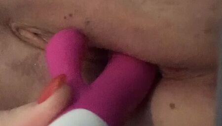 Miss OverDramatic squirting