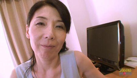 Asian woman came long before the dude fucked her and creamed her