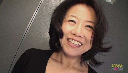 Mature Asian woman eager to use all the sex toys on her wet pussy