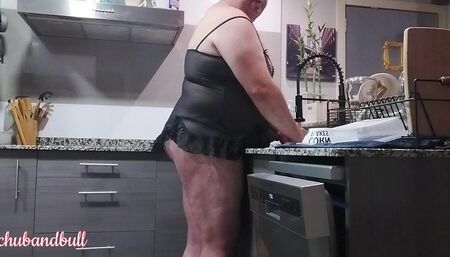 Sissy cleaning the dishes