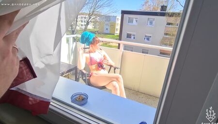 Risky balcony sex with cumshot!