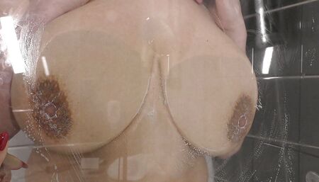 Take shower with Shione Cooper