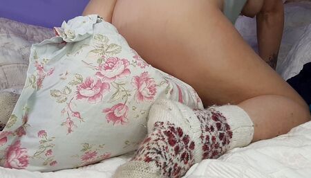 Pussy rub on neighbor's pillow