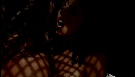 My boss secretly fucking me in a dark room