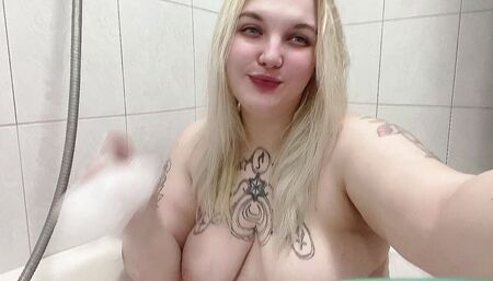 Bubble bath teaser