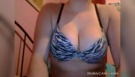 Cute Girl Shows Tits And Pussy On Chatroulette