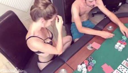 STRIP POKER Homemade - Je gagne mais il me DETRUIT quand meme la CHATTE avec sa GROSSE BITE