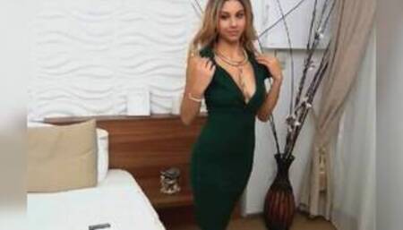 Gorgeous Hot Babe Pleasuring her Tight Hole