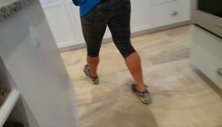 Jennifer Model Home Gray Tights Reach Challenge