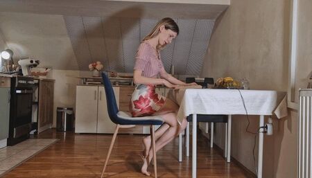 Alanna really needs to pee