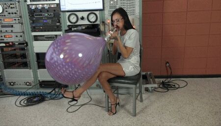 Willow Blows a Suzuki Peacock Balloon to Bursting (MP4 - 1080p)