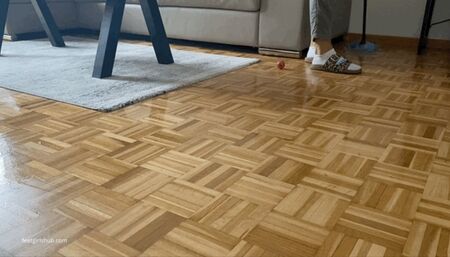 GIRL SPRAINED ANKLE WHILE CLEANING - MOV HD