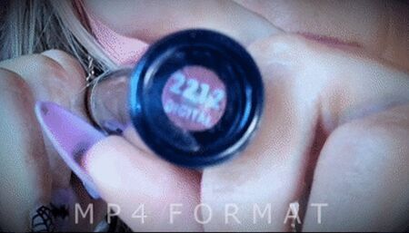 Dark Lips Metallic Lipstick Lips Sniffing (HD) MP4