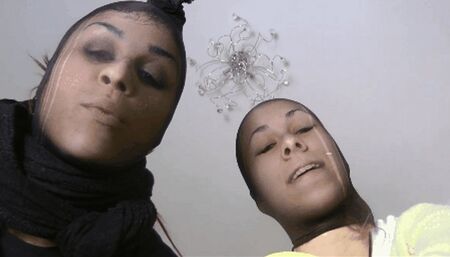 Due insospettabili ragazze - two unsuspected girls (MOBILE VERSION MP4)