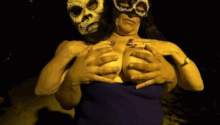 GRANDES TETAS GOLPEADAS CON LA VARA