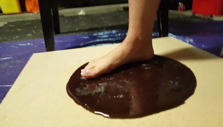 New Model Lola Paige Stuck Barefoot in Glue