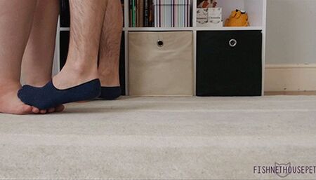 Lift And Carry Using Feet (WMV)