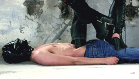 AUNT IN LAW TRAMPLING LESSON - FULL HD