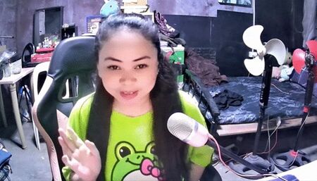 Candid Reaction smoking MARLBORO 100s for the 1st time