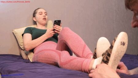 023 ber I rest, the slave serves me take off your sneakers! Lick and smell my stinky socks [mov]