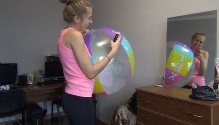 Svetlana's beach ball should not lie idle for a long time