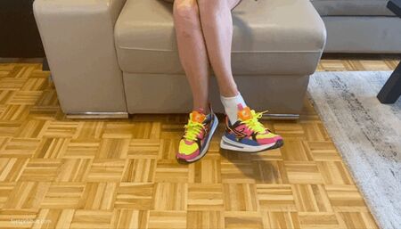 TRAINING SNEAKERS AND DIRTY WHITE SOCKS - MP4 Mobile Version