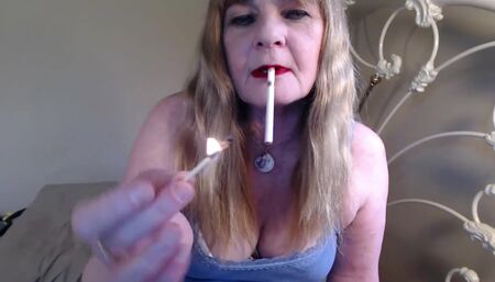 Red Lips Smoking Fetish - TacAmateurs