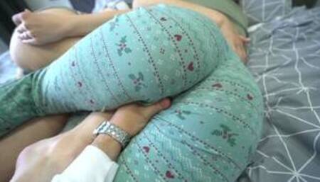 step sister and girlfriend shared my cock in the morning - family 3some