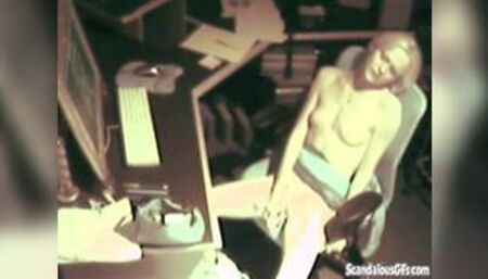 Solo spy cam slut masturbates