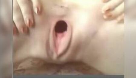 Riesige Muschi weit aufgerissen